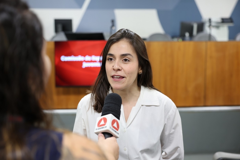 Noticia deputada-lohanna-celebra-sancao-de-seu-projeto-que-doa-hospital-regional-a